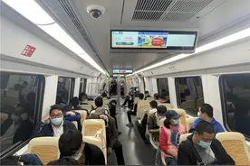 成都地铁变身“树洞”等你倾诉图片