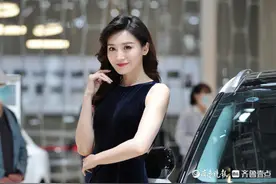 惊艳众人！齐鲁国际车展香车美女云集图片