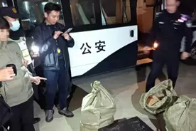 上海一车主为私吞七百万元包裹，火烧快递车伪装成“自燃”视频封面
