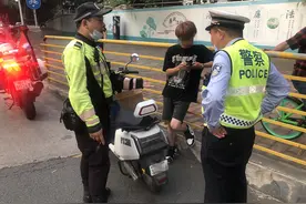 中山市连续查获违标电动车套牌图片