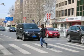 礼让斑马线②｜机动车如何礼让？看即墨交警详细解读图片
