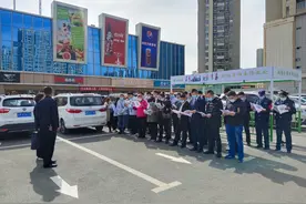 库尔勒市规范停车场秩序图片
