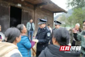 女儿失散二十二年，龙山广东警方合力助相认图片