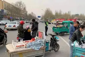 潍坊高密交警严查三轮车、四轮车交通违法行为图片