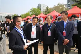 驻济高校毕业生就业双选会（齐鲁工业大学站）今日举办，现场火爆图片