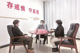 新疆运用“四种形态”批评教育帮助和处理7.95万人次 精细化开展思想政治工作图片
