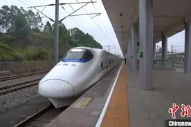 广西沿海三城市相互间开通直达动车 增强服务东盟能力图片