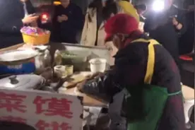 96岁煎饼奶奶火了图片