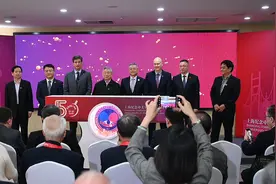 中美乒乓外交50周年，一场中美乒乓球友谊赛在上海举行图片