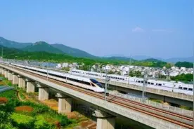 坐高铁为啥不容易晕车？答案没你想得那么简单……图片