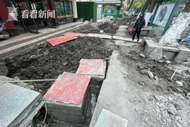 工地挖出1600枚古钱币横跨3个朝代 疑是古人逃难时埋下图片