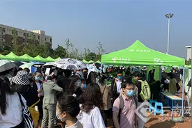 昆明医科大学医药类毕业生招聘会举行 用人单位对医学生学历要求呈上升趋势图片