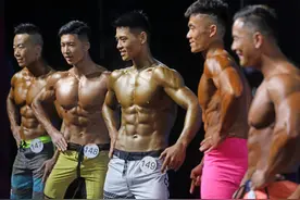 高考一结束，杭州女生就冲进健身房“撸铁”！蜜桃臀、马甲线、八块腹肌，00后的校园新流行图片