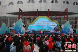 全国百余山歌“大腕儿”广西摆擂台唱山歌图片