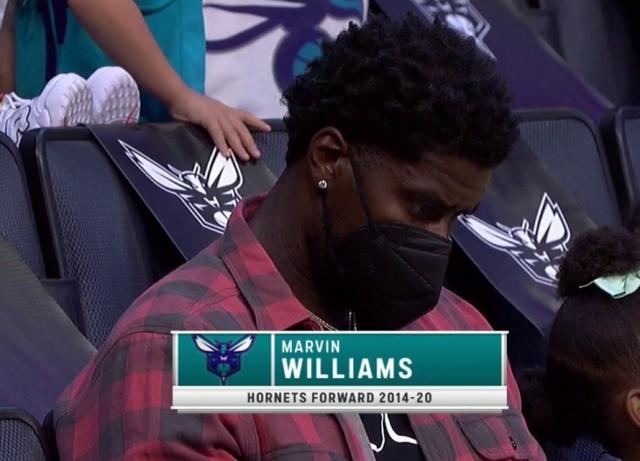 2005年榜眼秀马文-威廉姆斯现身黄蜂观众席