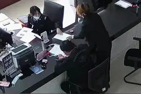 父母总是吵架，女子25年前出走，户口被父亲注销，没身份证没银行卡的她，当了多年“透明人”图片
