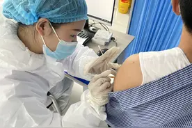 疫苗科普连连看⑤新冠疫苗保护期仅半年？省疾控专家回应图片