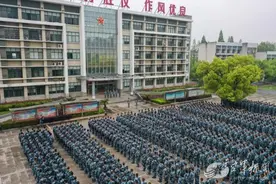 雷达学兵这场比武，够刺激图片