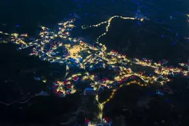 厦门同安7400亩生态茶园呈现“蓝眼泪”景观图片