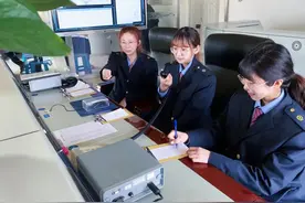 来看00后铁路萌妹子职场初体验图片