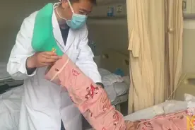 久坐劳累！陕西13岁初中女孩患腰椎间盘突出图片