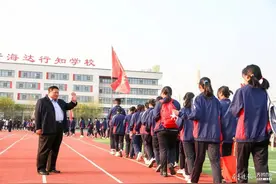13小时、65千米，济宁海达行知学校远足拉练磨意志图片
