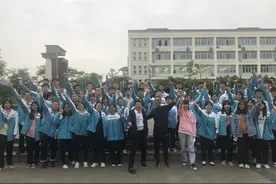 给学生跳“霹雳舞”的教育局长：我不是“网红”，我只做好分内事图片