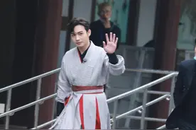 《奔跑吧》无锡路透 baby蔡徐坤张彬彬古风造型吸睛图片