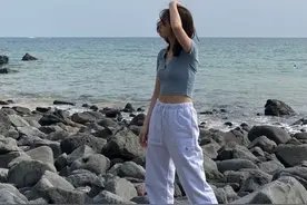 韩国女艺人李惠利SNS发照秀完美身材图片