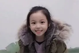 赵薇女儿近照罕见曝光 小四月被赞继承妈妈美貌图片