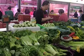 传统菜市场拥抱“数字化”，走品质路线吃放心菜图片