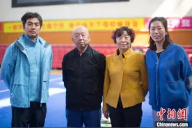 通讯：父女档+夫妻档 内蒙古校园里的武术“传承”图片