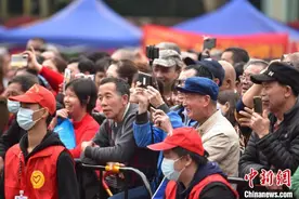 广西32位山歌手捉对比拼迎接“三月三”图片