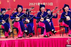 迎接“三月三”广西宁明举行花山岩画骆越祈福祭祀活动图片