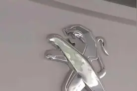 德州男子4S店修车被更换二手配件 4S店：新件没到货 以修好车为主图片