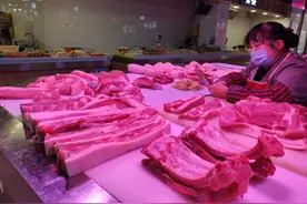 猪肉价格降降降 可以大块吃肉了？记者到农贸市场转了转图片