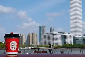 咖啡漫步 | 铁锈带变身艺术空间，咖啡糕点新体验视频封面