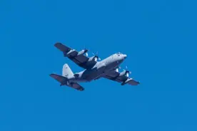 美军机遭遇高能激光攻击：足足被照射1分钟 一机组人员受伤图片