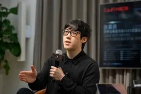 风格和命运迥异，张昊辰却将李斯特和舒伯特放在一场音乐会图片