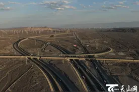 带你感受新疆高速公路图片