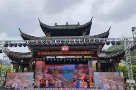 第十届沐尘“三月三”畲族风情文化旅游节开幕，百桌宴、婚俗节目……游客体验民族风情图片