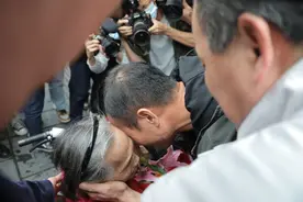 失散了84年！姑侄终于重逢了图片