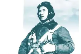 他始终热爱着祖国的蓝天图片