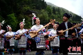 广西龙胜：红瑶“长发节”欢庆“三月三”图片