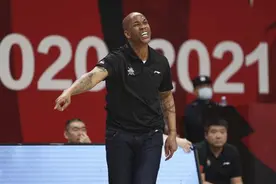 执教CBA第二年，马布里和“新秀墙”撞了个结实图片