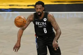 太老了！湖人三大中锋年龄加起来100+图片