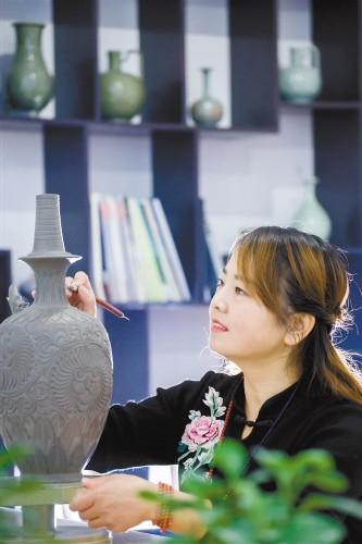 铜川优化公司（半生无悔陶艺路 泥火淬炼夺天工）