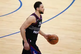 费城球迷在当地举行的摔角比赛中高喊“F**k Ben Simmons”图片