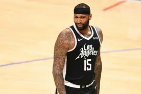 小托马斯祝贺考辛斯：为我的兄弟感到高兴 他需要的只是一个机会图片