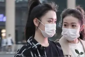 蒋依依现身德云社封箱演出 此前陪郭麒麟做手术引猜测图片